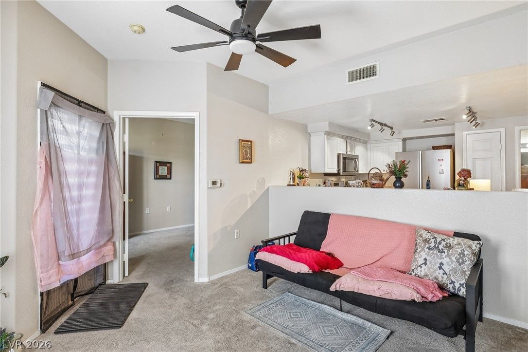 10245 South Maryland Parkway 1210 — photo 5 of 24