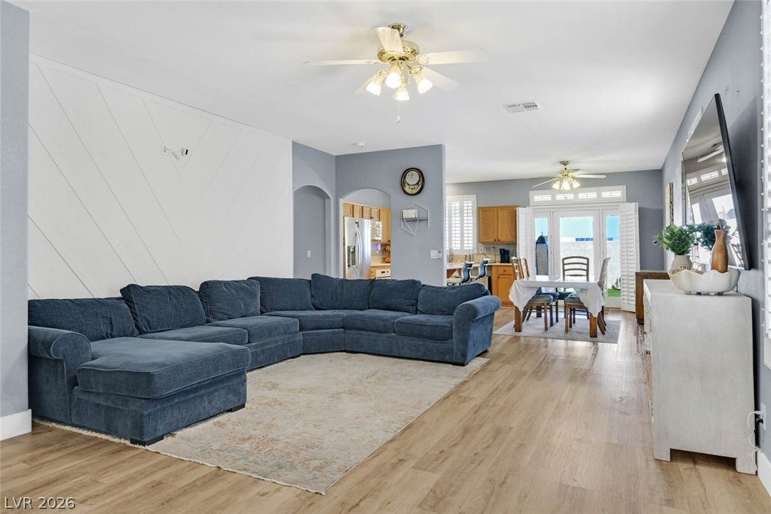 328 Jolly January Avenue — photo 5