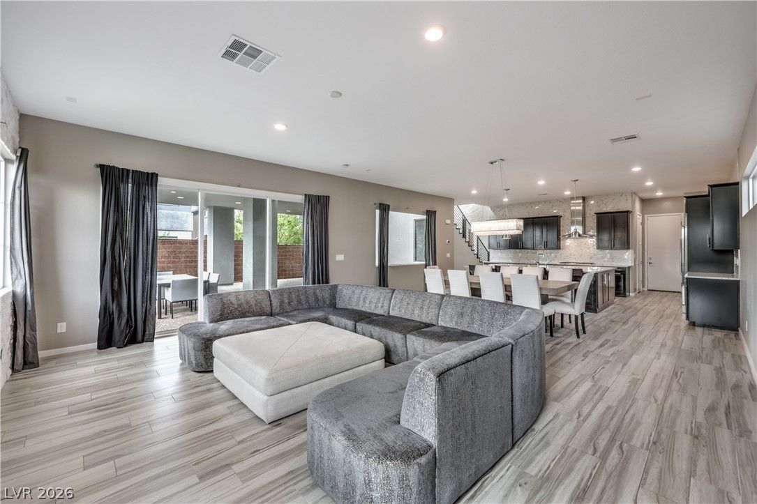 10226 Jade Gardens Drive — photo 4