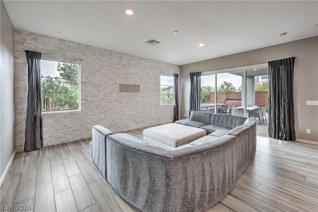 10226 Jade Gardens Drive — photo 5