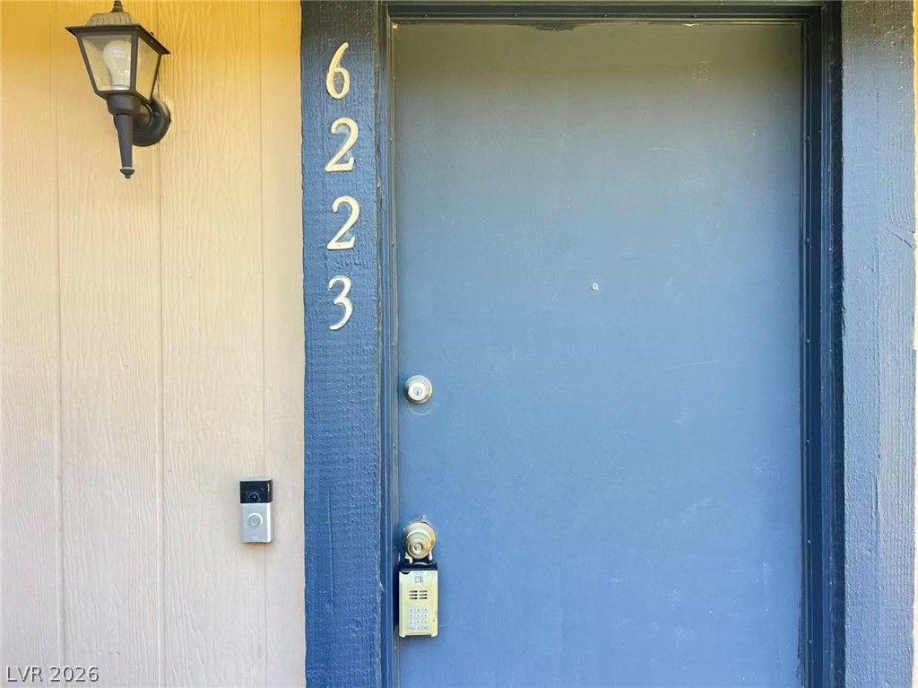 6223 Meadow View Lane — photo 2