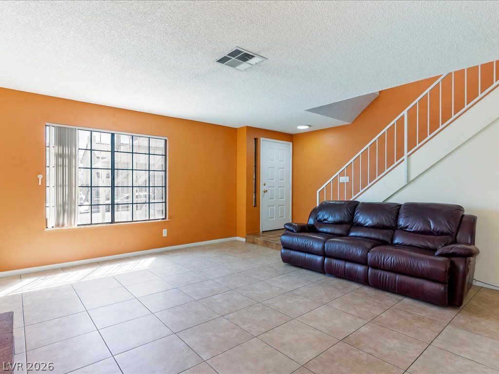 708 Kelso Way — photo 3