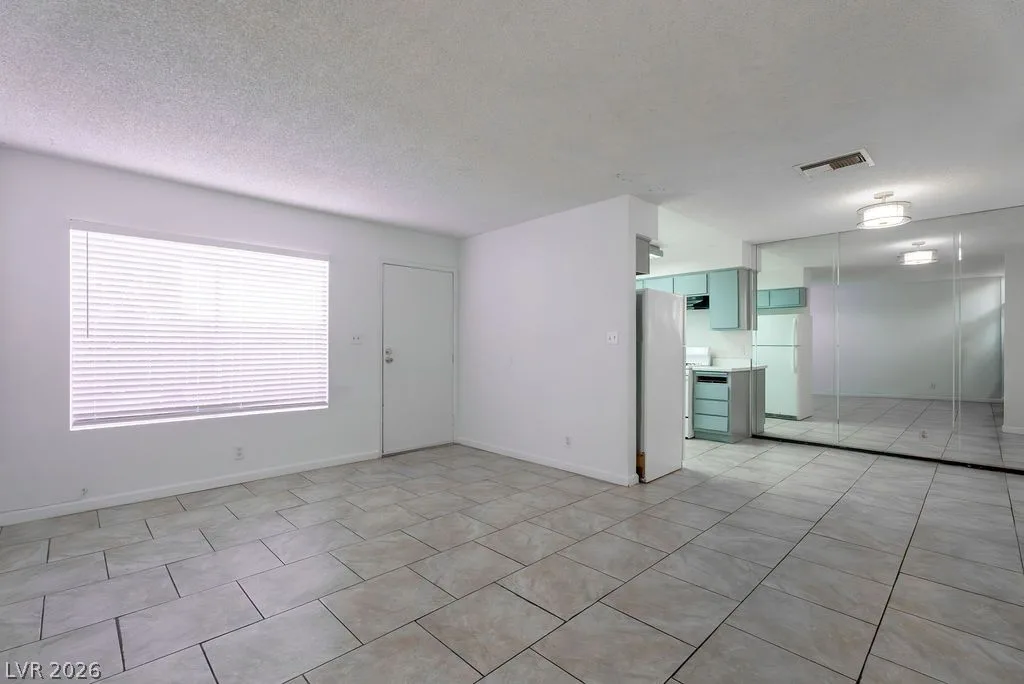 1722 East University Avenue 7 — photo 5
