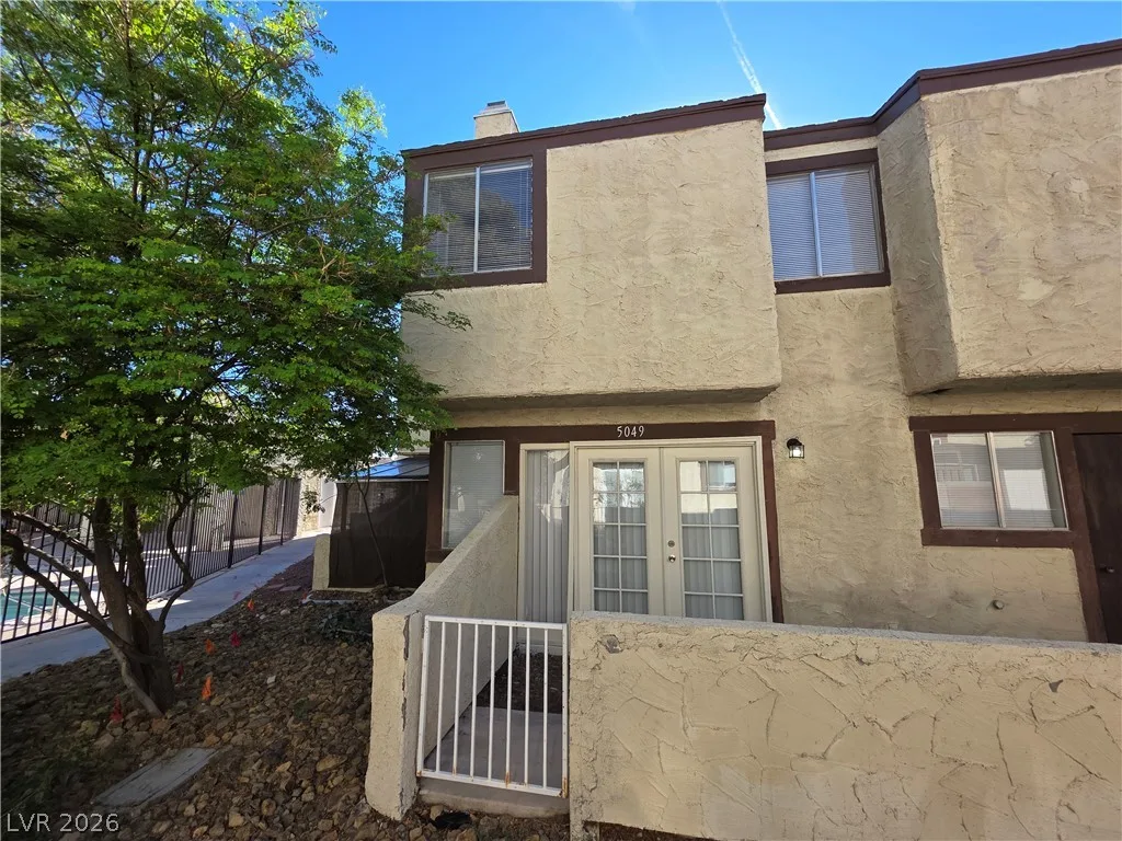 5049 Spencer Street D — photo 3