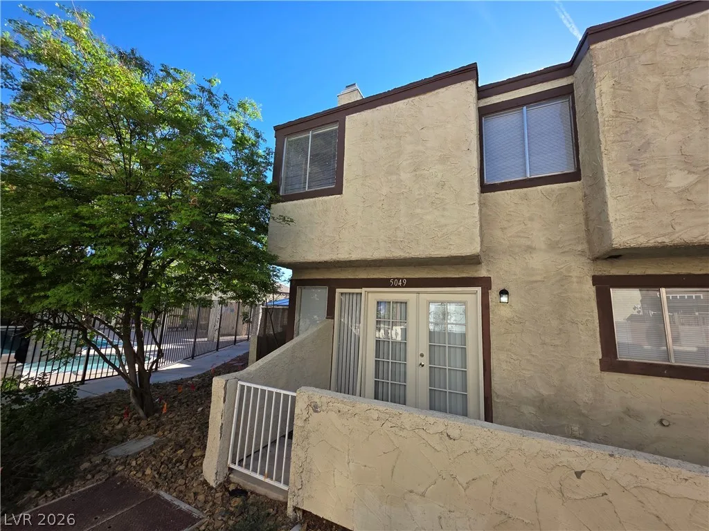 5049 Spencer Street D — photo 4