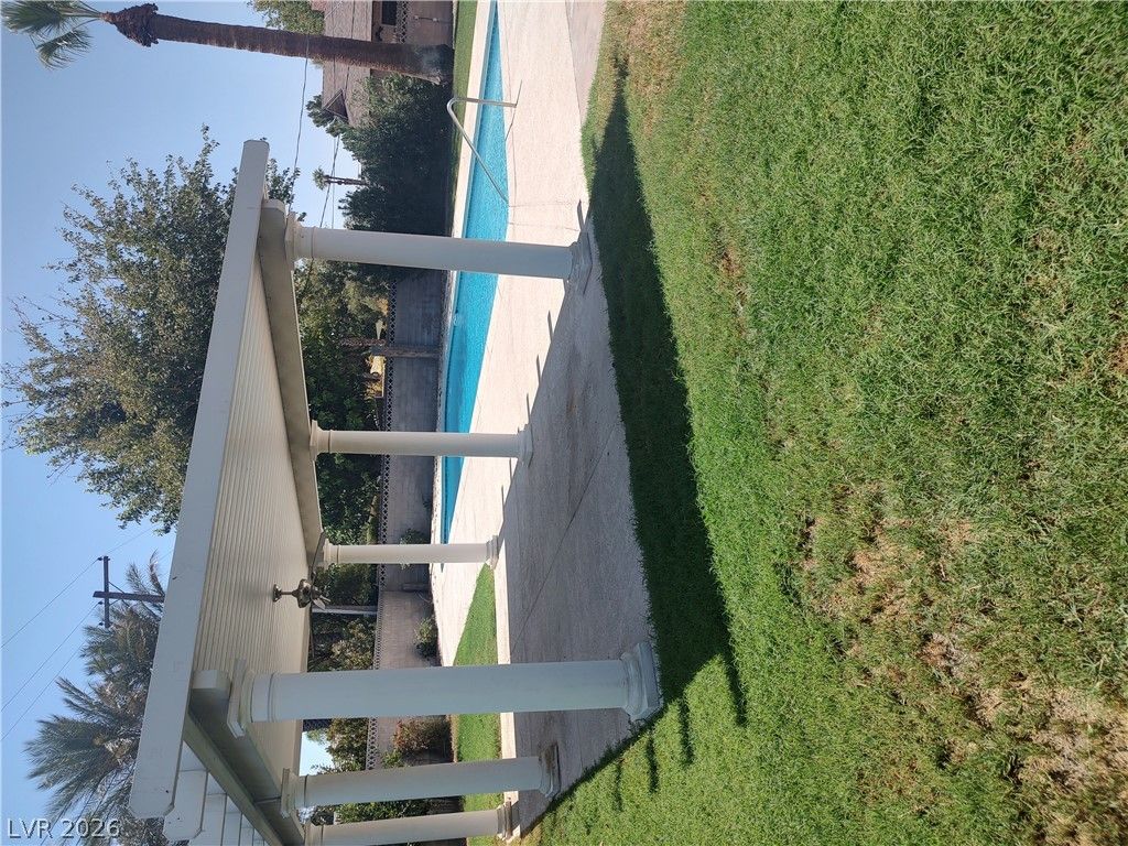 325 Park Way West — photo 3