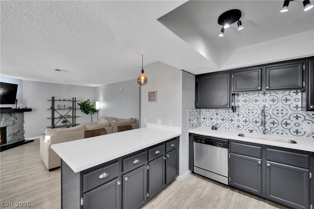 7937 Diamond Rock Way 202 — photo 3