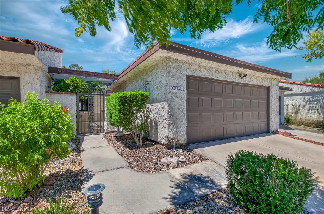 4587 Madreperla Street — photo 3
