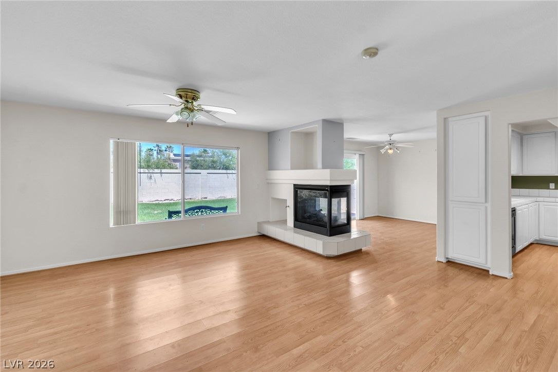 650 Ribbon Grass Avenue — photo 4