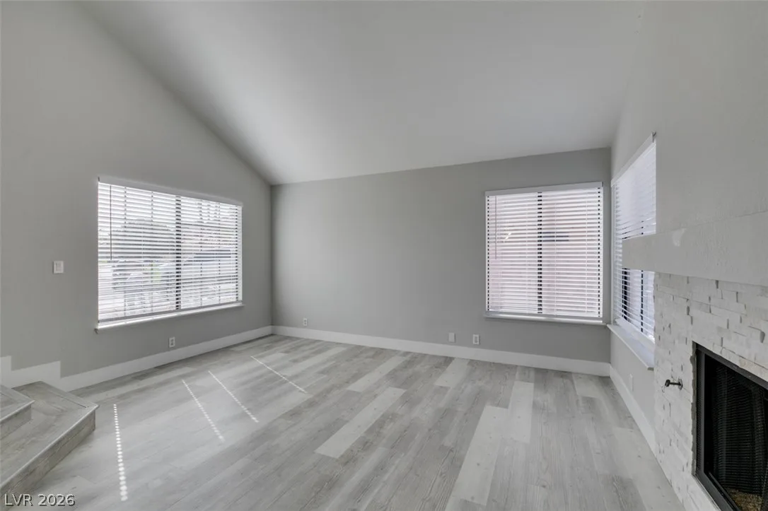 91 Trevor Drive — photo 2