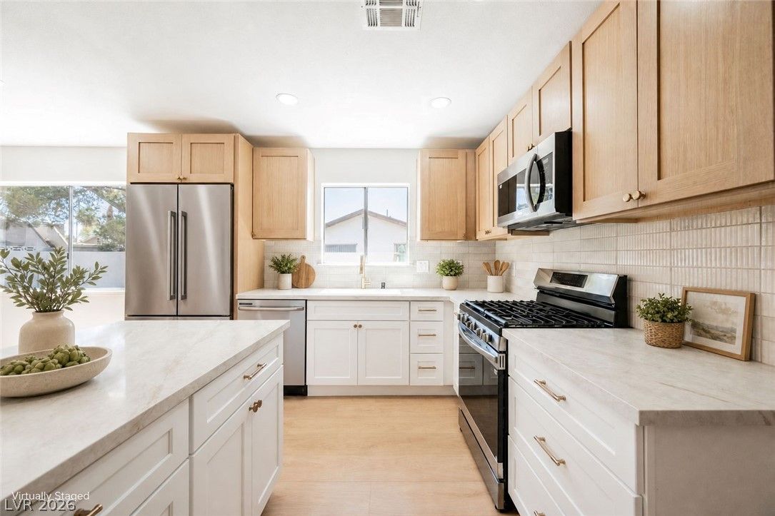 35 Hickory Street — photo 2