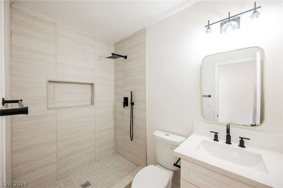 35 Hickory Street — photo 3