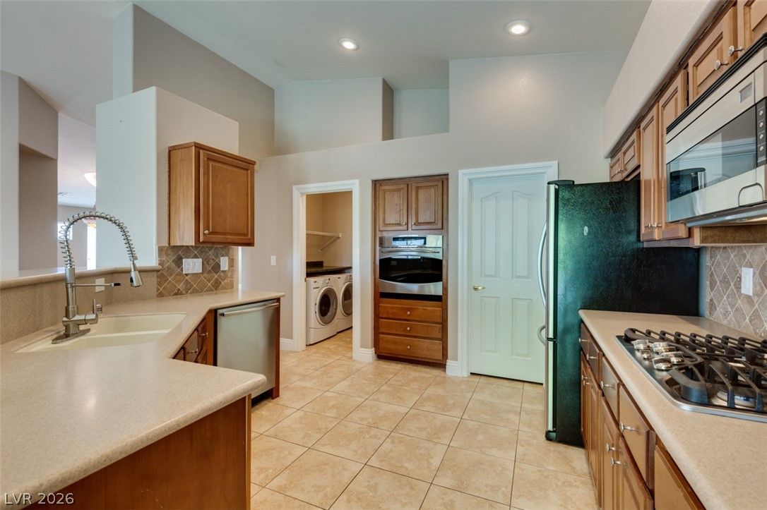 82 Rattlesnake Grass Court — photo 1