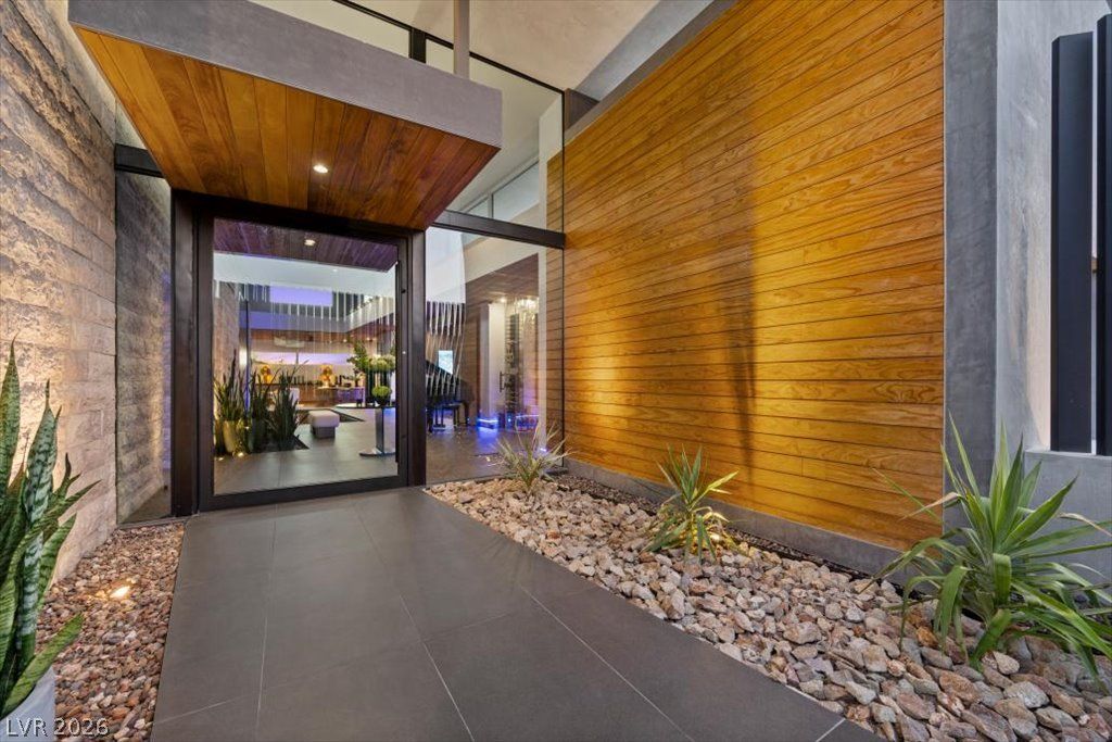 641 Dragon Peak Drive — photo 4