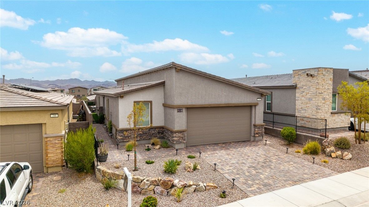 290 Fossil Falls Street — photo 3