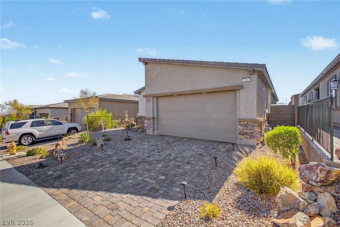 290 Fossil Falls Street — photo 4