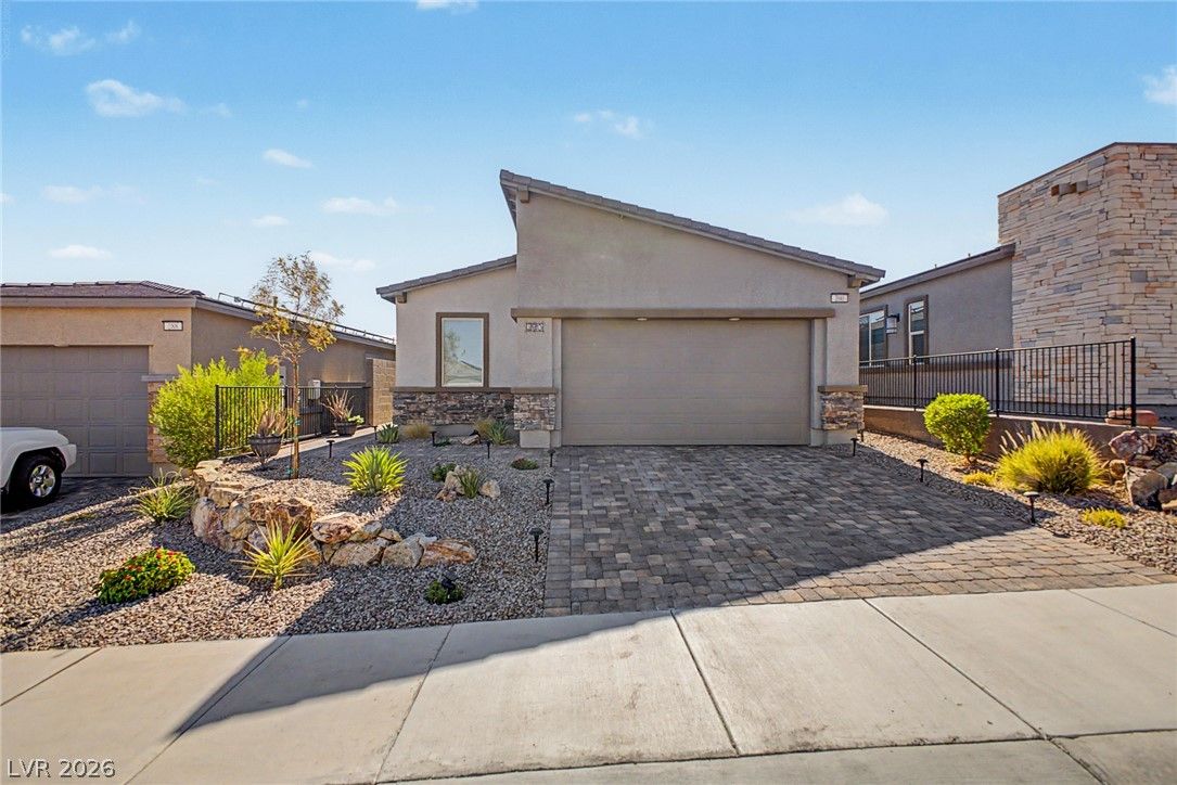 290 Fossil Falls Street — photo 5