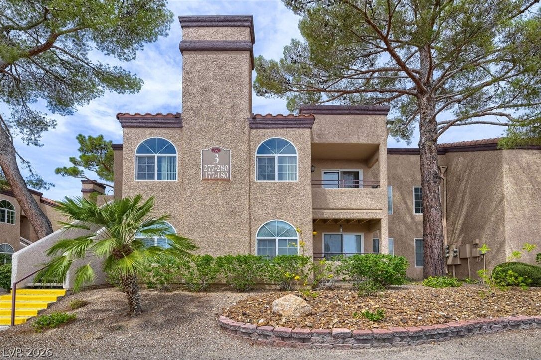 9325 West Desert Inn Road 177 — photo 3