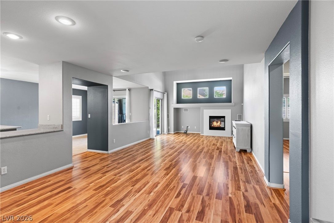 5590 Nimes Avenue — photo 4 of 38