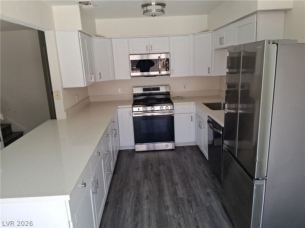 1722 East University Avenue 5 — photo 2