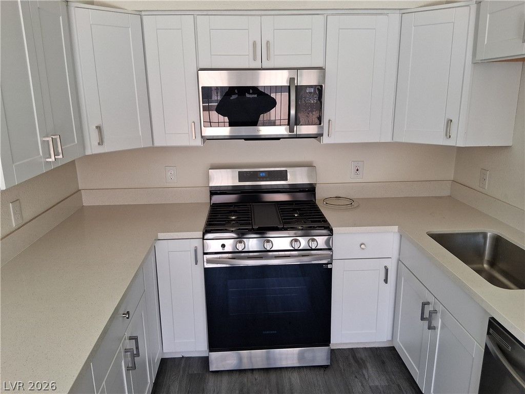 1722 East University Avenue 5 — photo 3