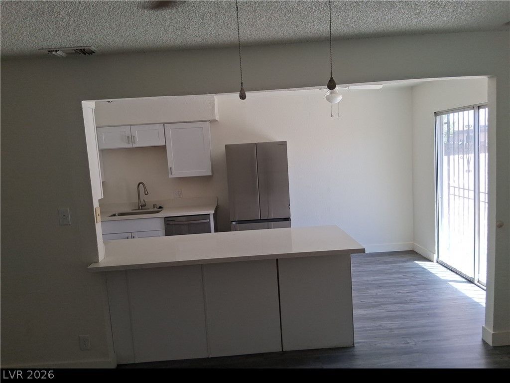 1722 East University Avenue 5 — photo 4