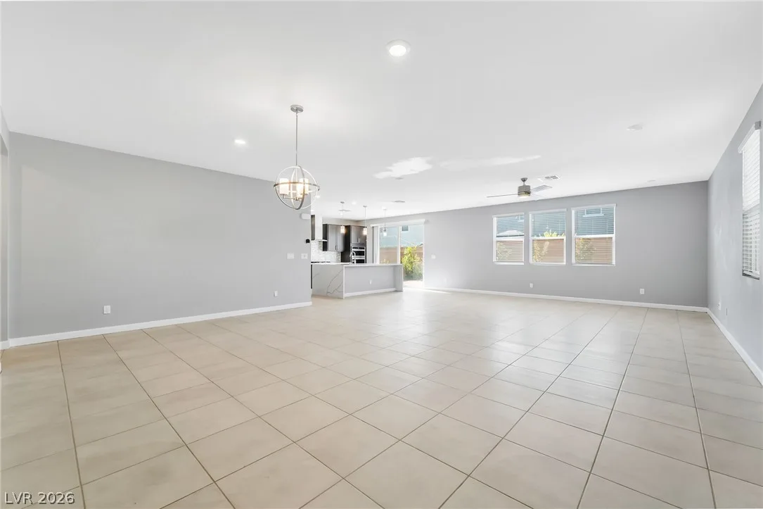 7521 West Mistral Avenue — photo 4