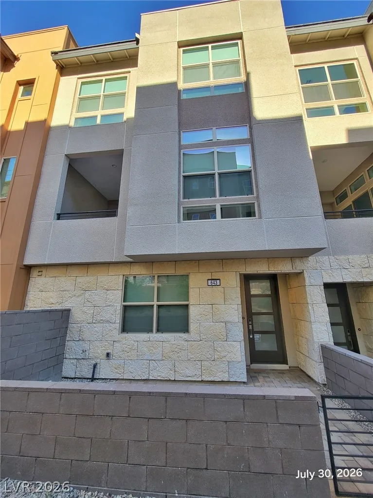 643 Fortis Creek Street — photo 2