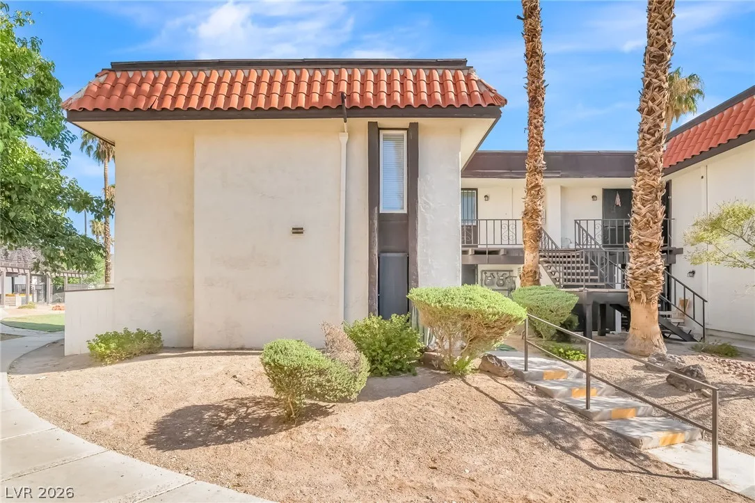 1405 Vegas Valley Drive 226 — photo 2