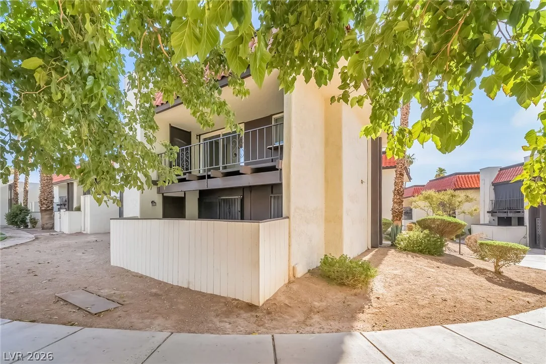 1405 Vegas Valley Drive 226 — photo 3