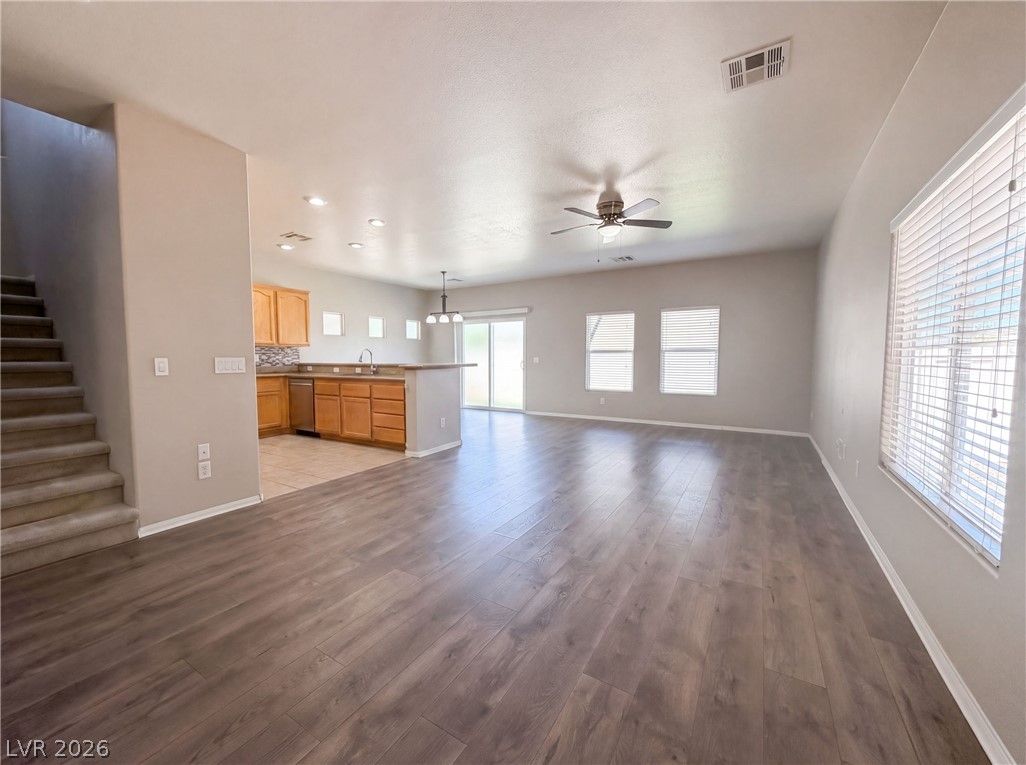 4560 Sunflower Avenue — photo 3