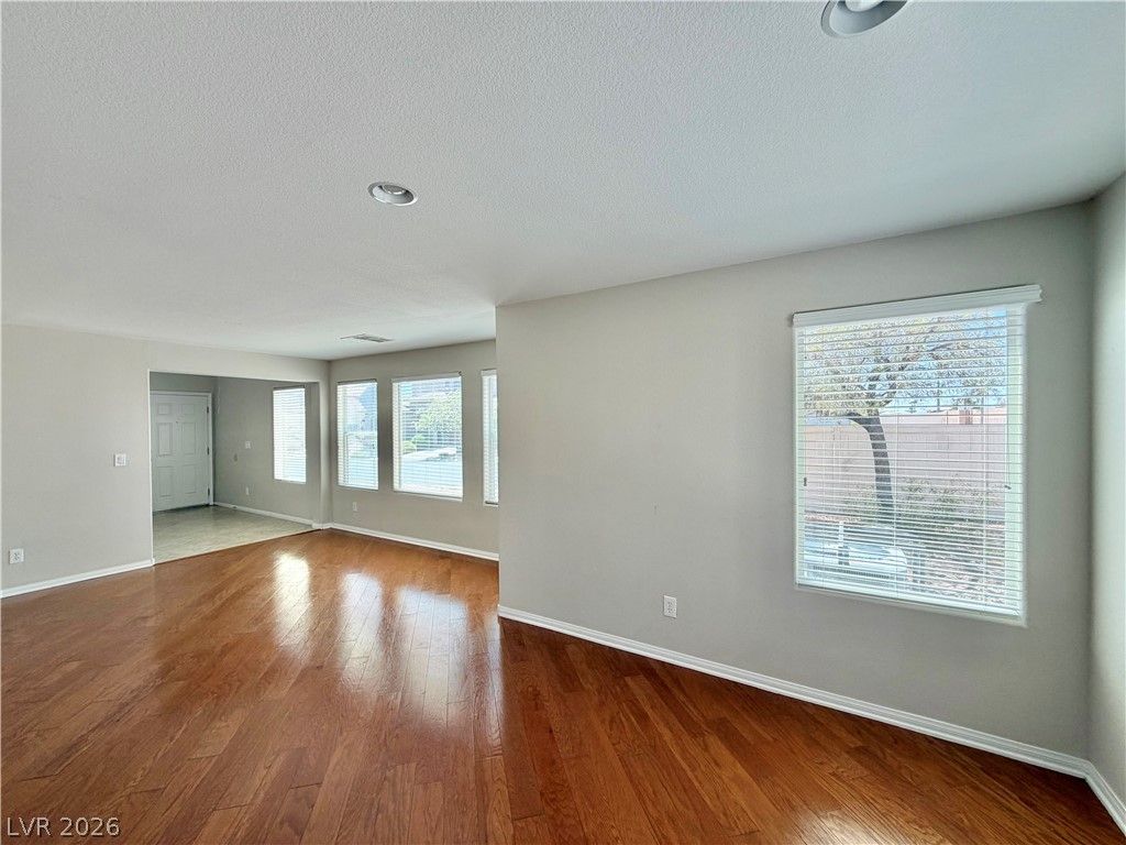6435 Sean Creek Street — photo 5