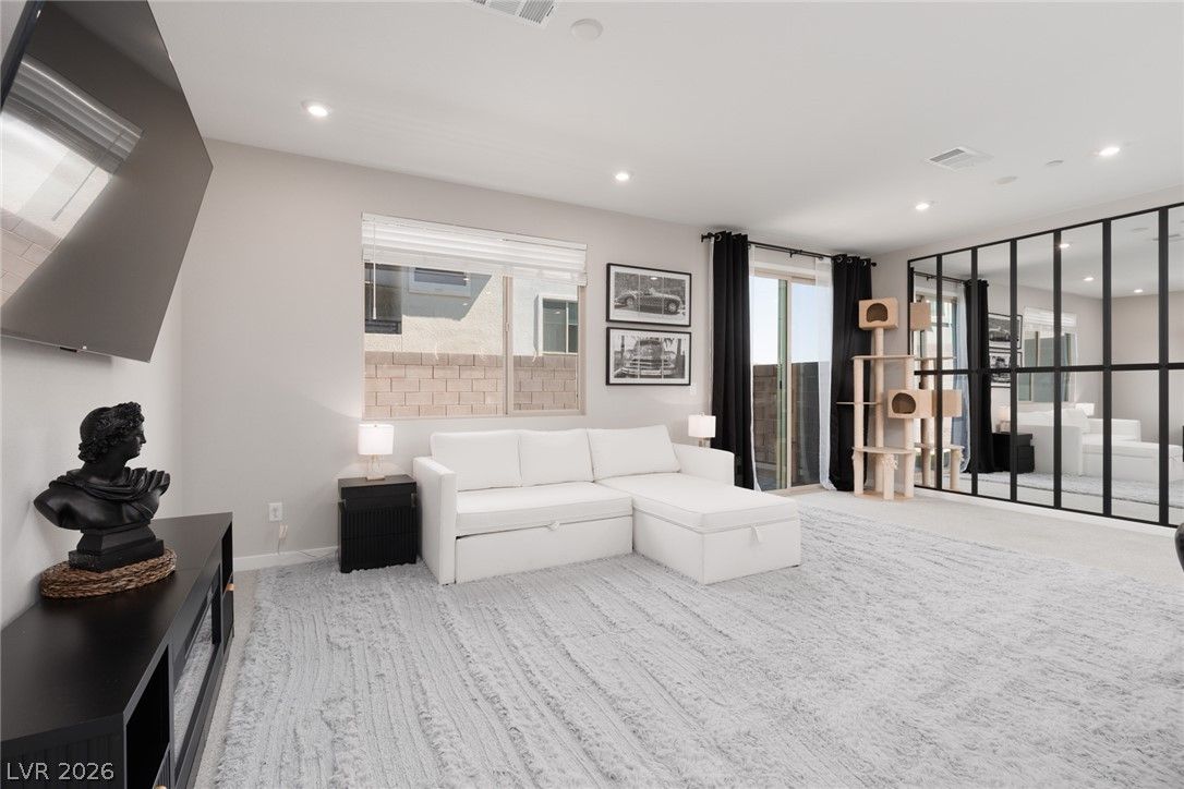 11934 Vector Ray Avenue — photo 2