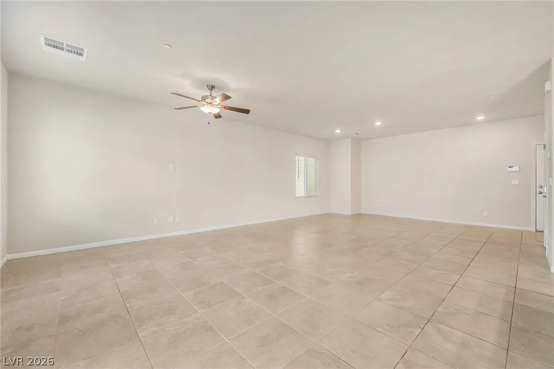 472 Silverweed Avenue — photo 5