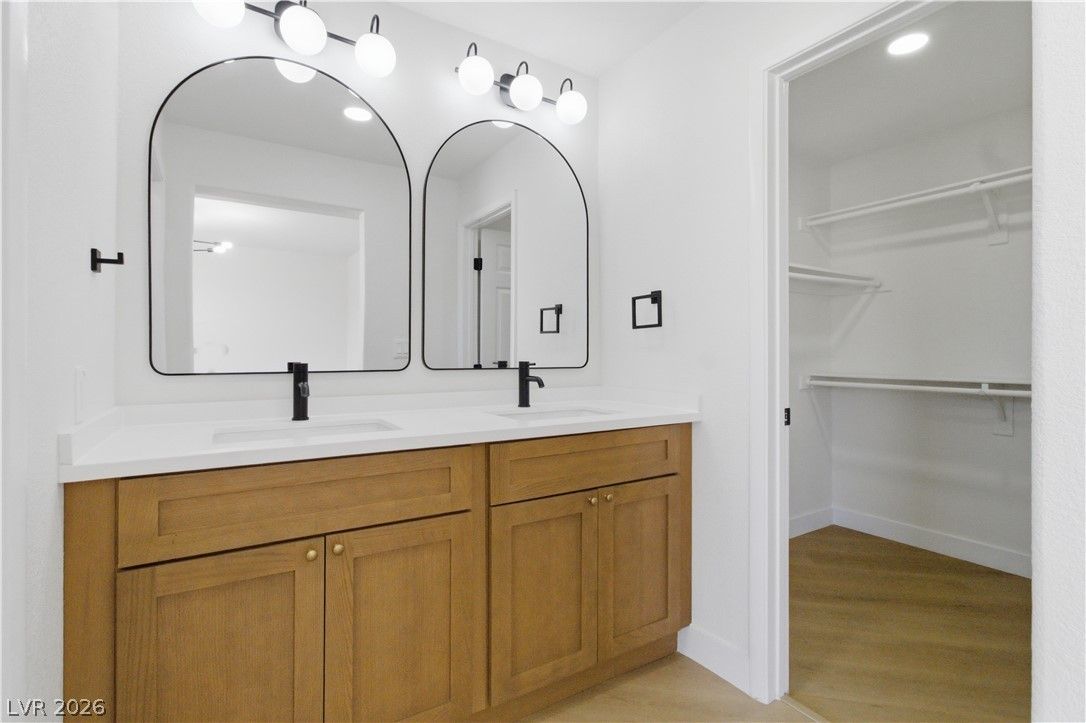 1501 Linnbaker Lane 202 — photo 4