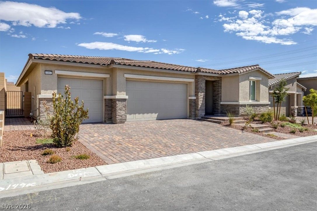 10862 Lewis Pointe Avenue — photo 3