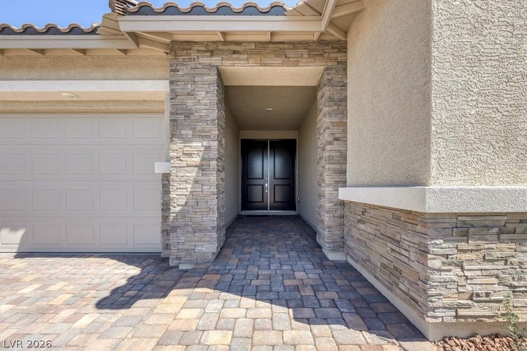 10862 Lewis Pointe Avenue — photo 4
