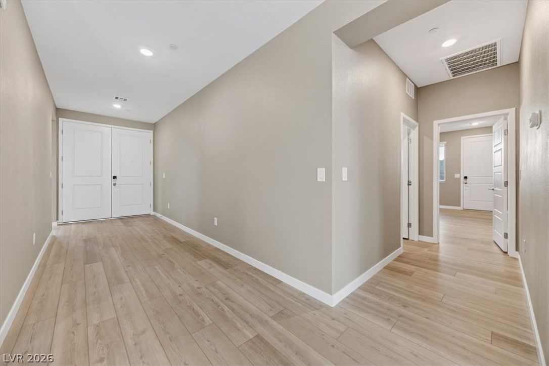 10862 Lewis Pointe Avenue — photo 5