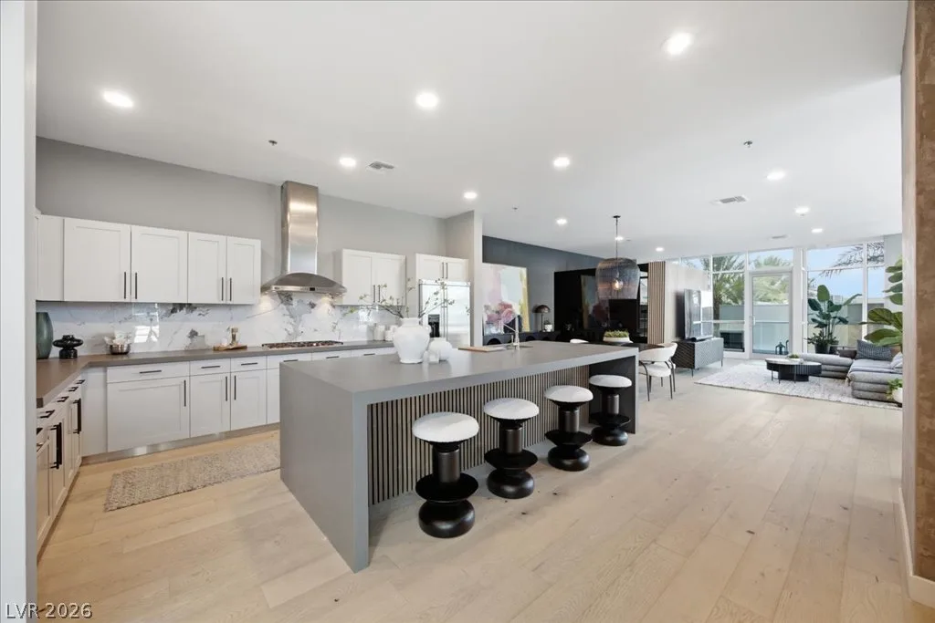 4575 Dean Martin Drive 307 — photo 2