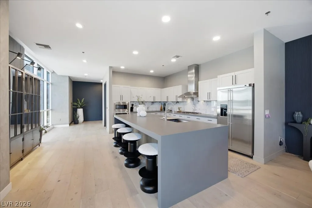 4575 Dean Martin Drive 307 — photo 3