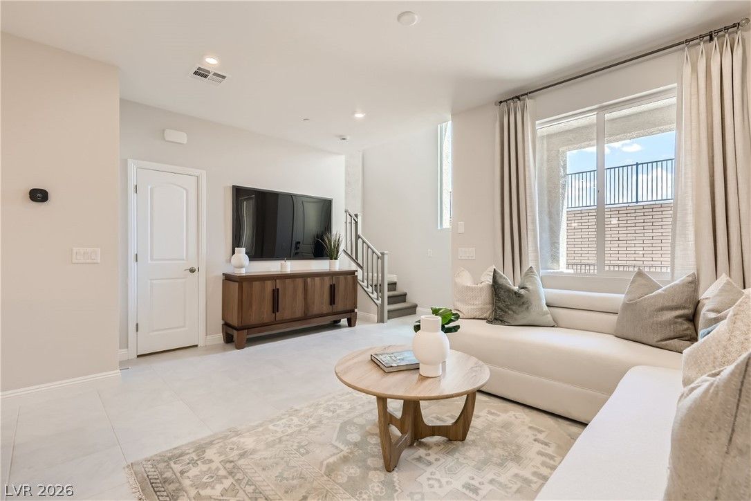 246 Freeport View Place — photo 3 of 13
