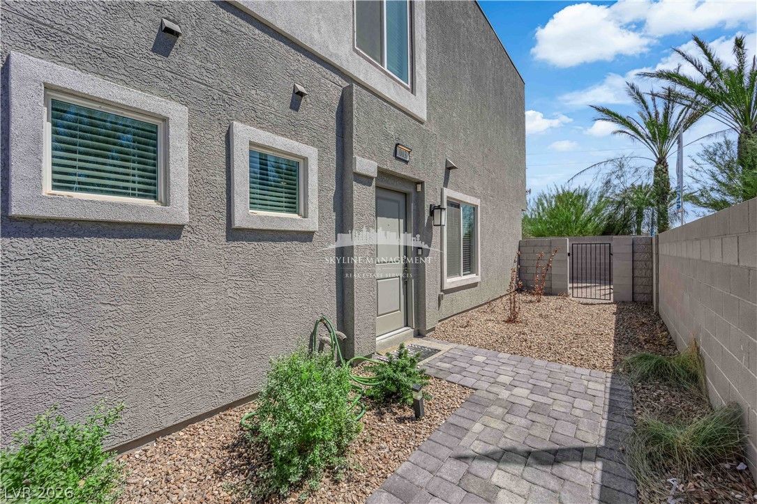 4907 Chidlaw Avenue 3 — photo 2