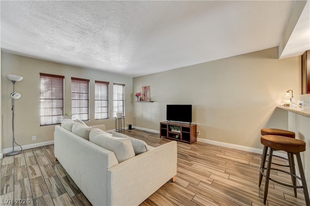 2080 Karen Avenue 20 — photo 5