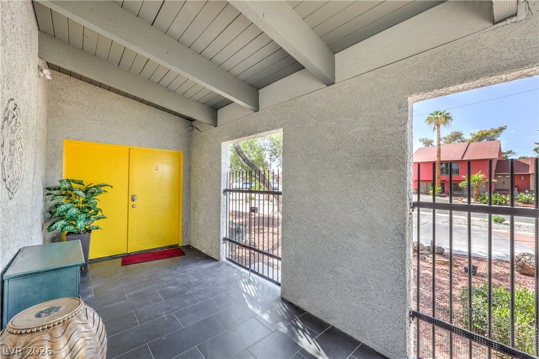 1926 Papago Lane — photo 3