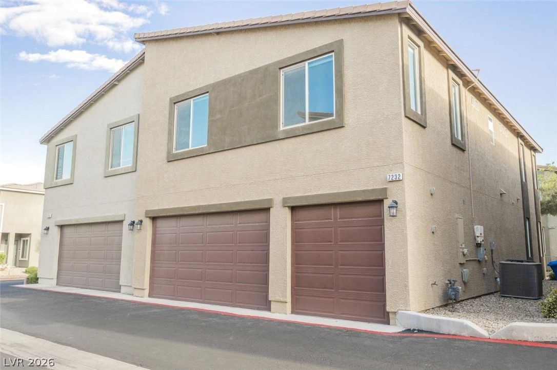 7232 Halo Falls Street — photo 1
