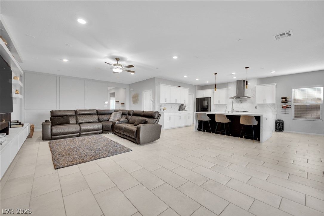 10160 Sequoia Falls Place — photo 2
