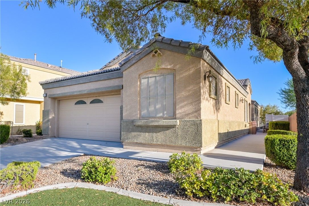 3743 Bella Legato Avenue — photo 2