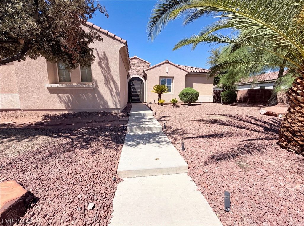 6892 April Wind Avenue — photo 2