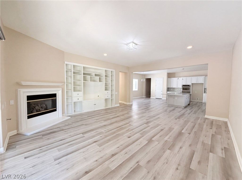 6892 April Wind Avenue — photo 4
