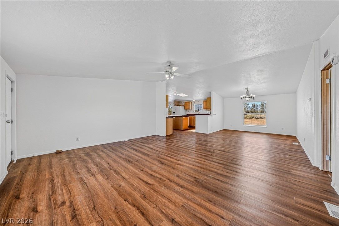 5220 Jerry Avenue — photo 4